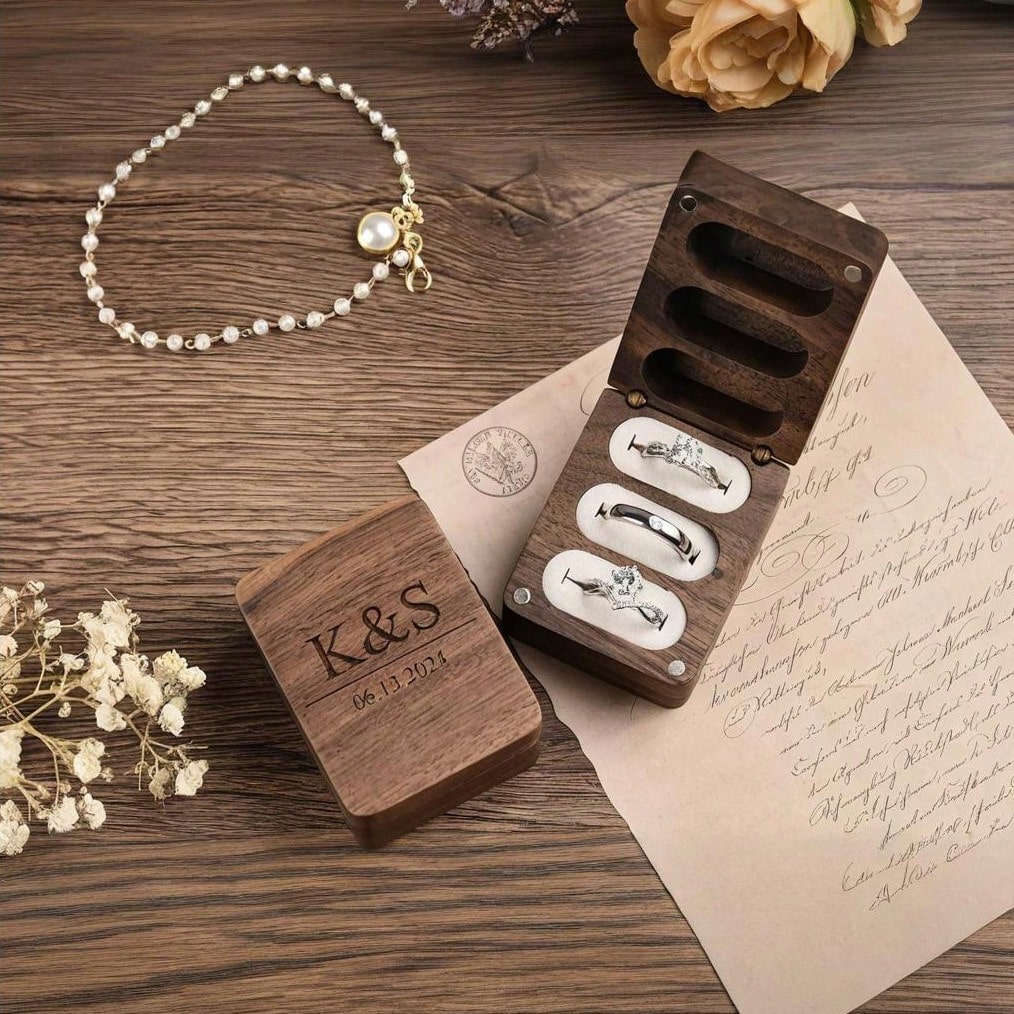 1 Pc Personalised Walnut Wood Flip Ring Box, Customized Engraved Wedding Ring Box, Engagement Ring Box, 3 Slots Ring Box, Ring Bearer Box, Anniversary, Proposal Ring Holder, Delicate Romance, Jewelry