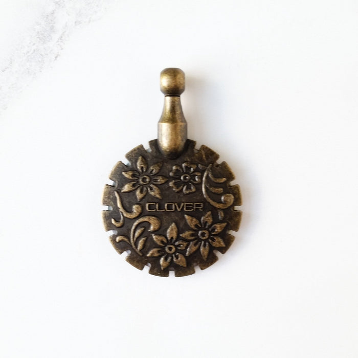 Clover thread cutter pendant-Stitched Modern