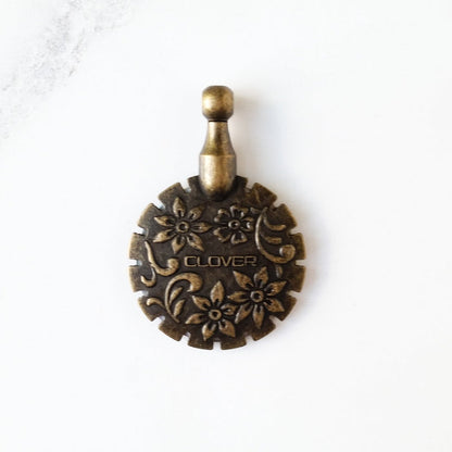 Clover thread cutter pendant-Stitched Modern