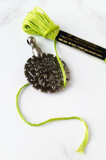 Clover thread cutter pendant-Stitched Modern