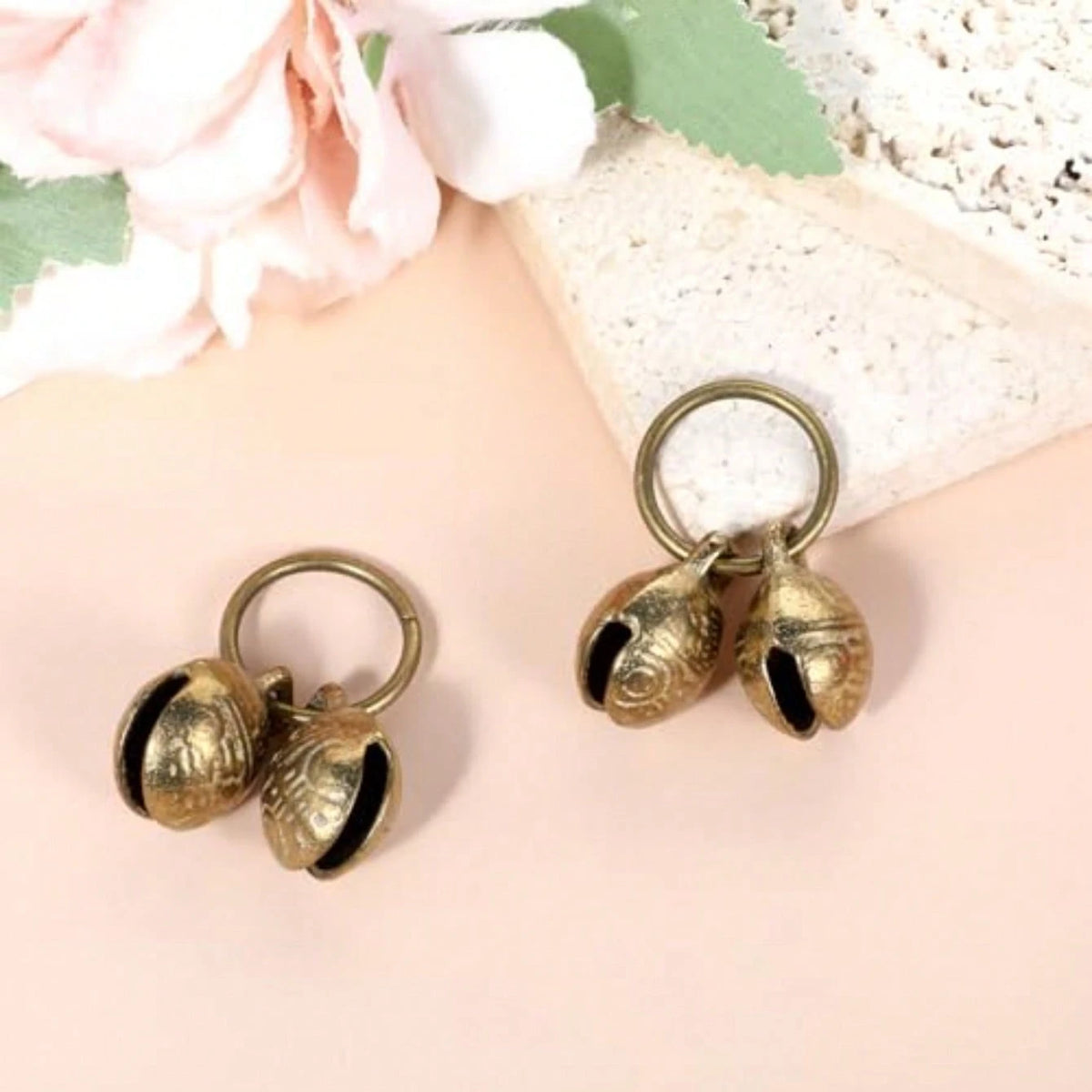 Copper Bell For Dog Collar, 4 PCS Brass Dog Bells Extra Loud Collar Bell For Pet Tracking Anti Lost Training Pets Pendant Accessories Anti Theft Bells For Little Dogs And Cats