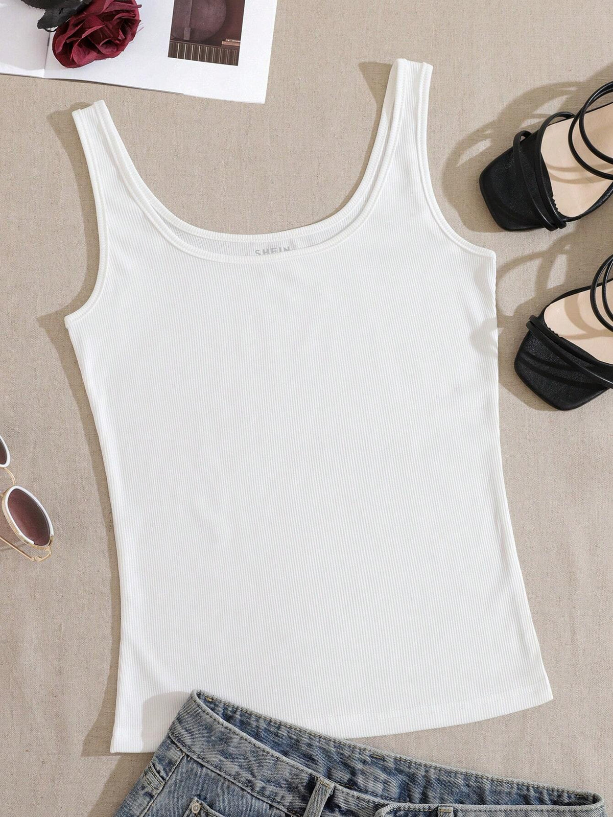 EMERY ROSE Solid Scoop Neck Tank Top