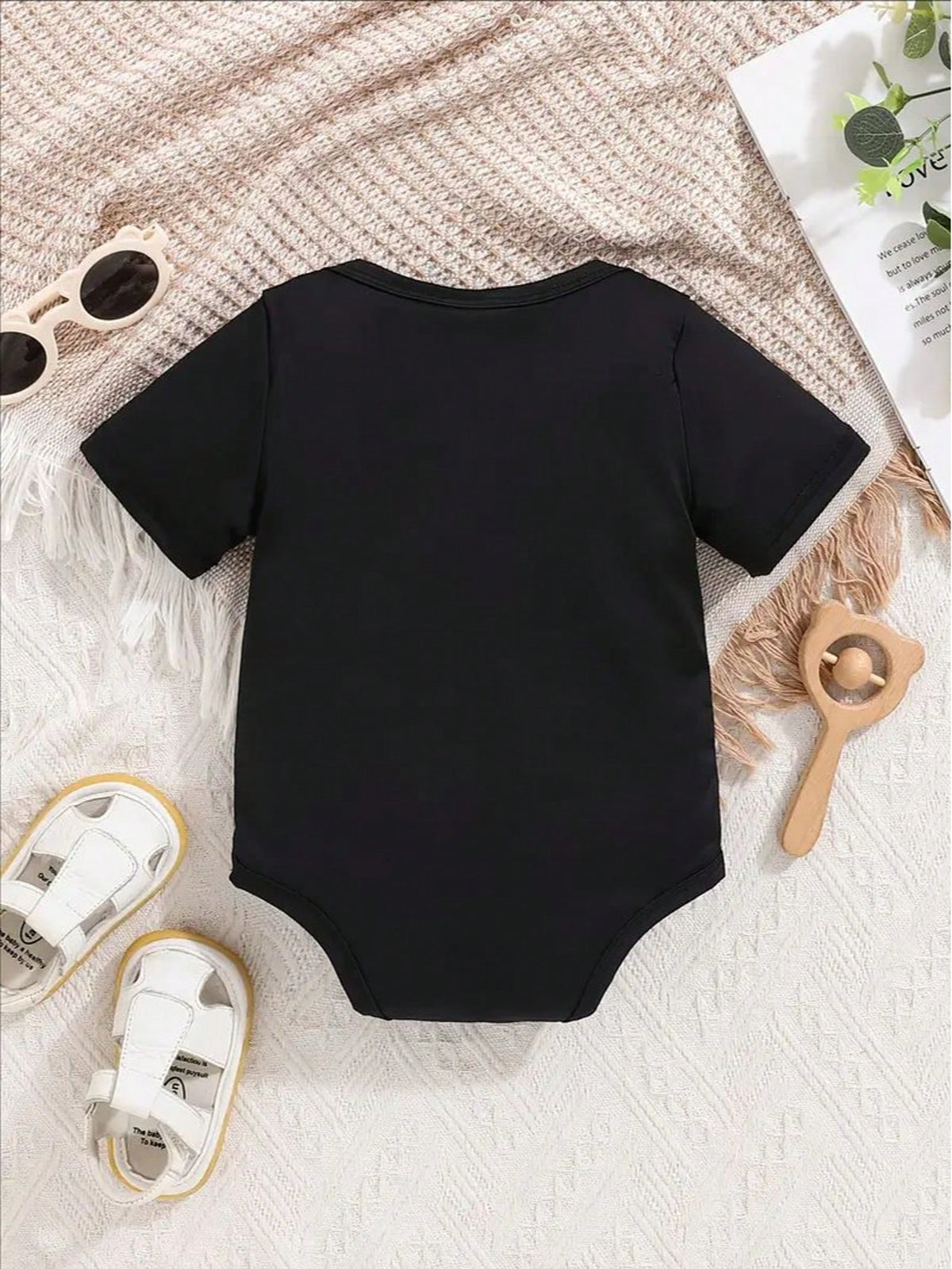 "I Only Cry When Ugly People Hold Me" Letter Print Baby Bodysuit- Soft Cotton Blend, Casual Round Neck, Machine Washable- Ideal For Newborns To 12 Months, Baby Romper, Perfect For Outdoor