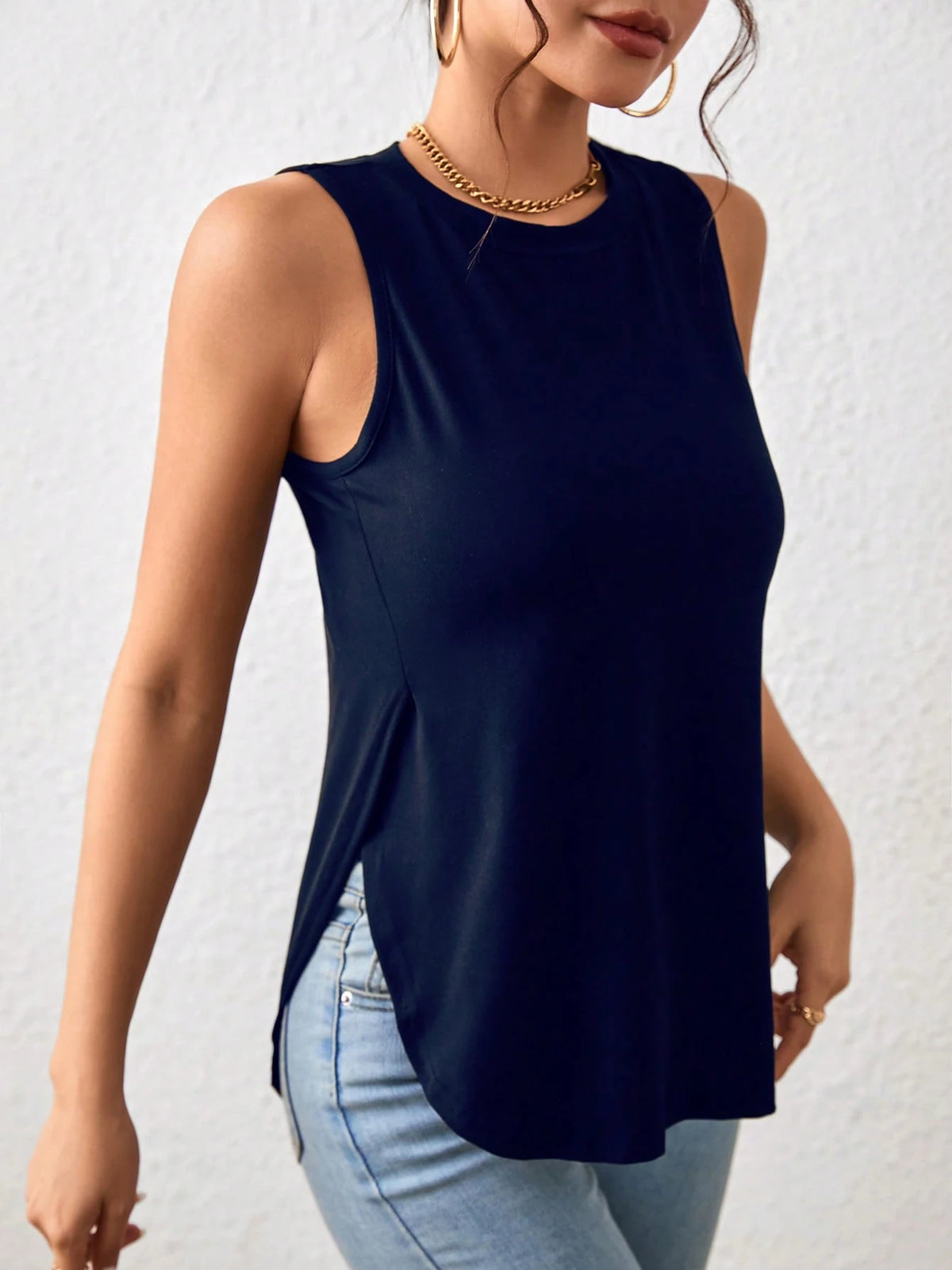 LUNE Solid Curved Hem Tank Top